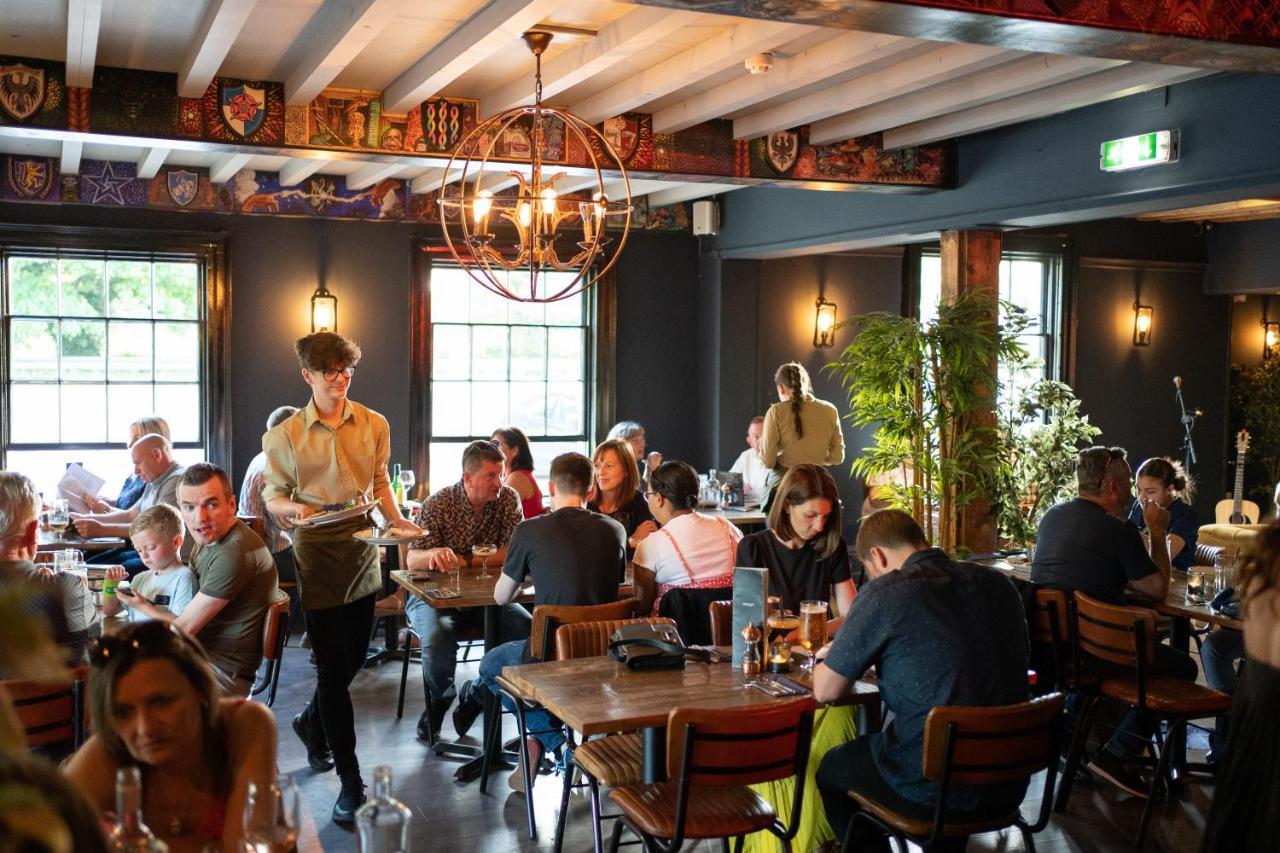 The Vicarage Hotel Holmes Chapel Luaran gambar