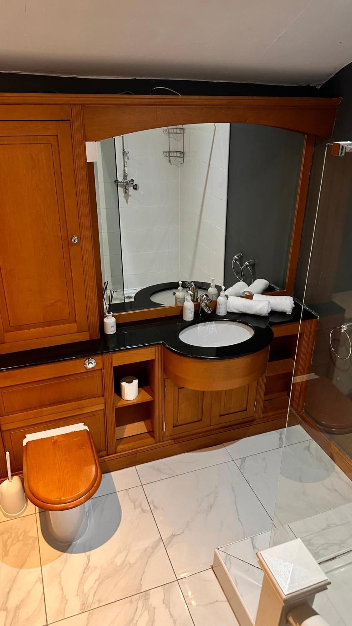 The Vicarage Hotel Holmes Chapel Luaran gambar