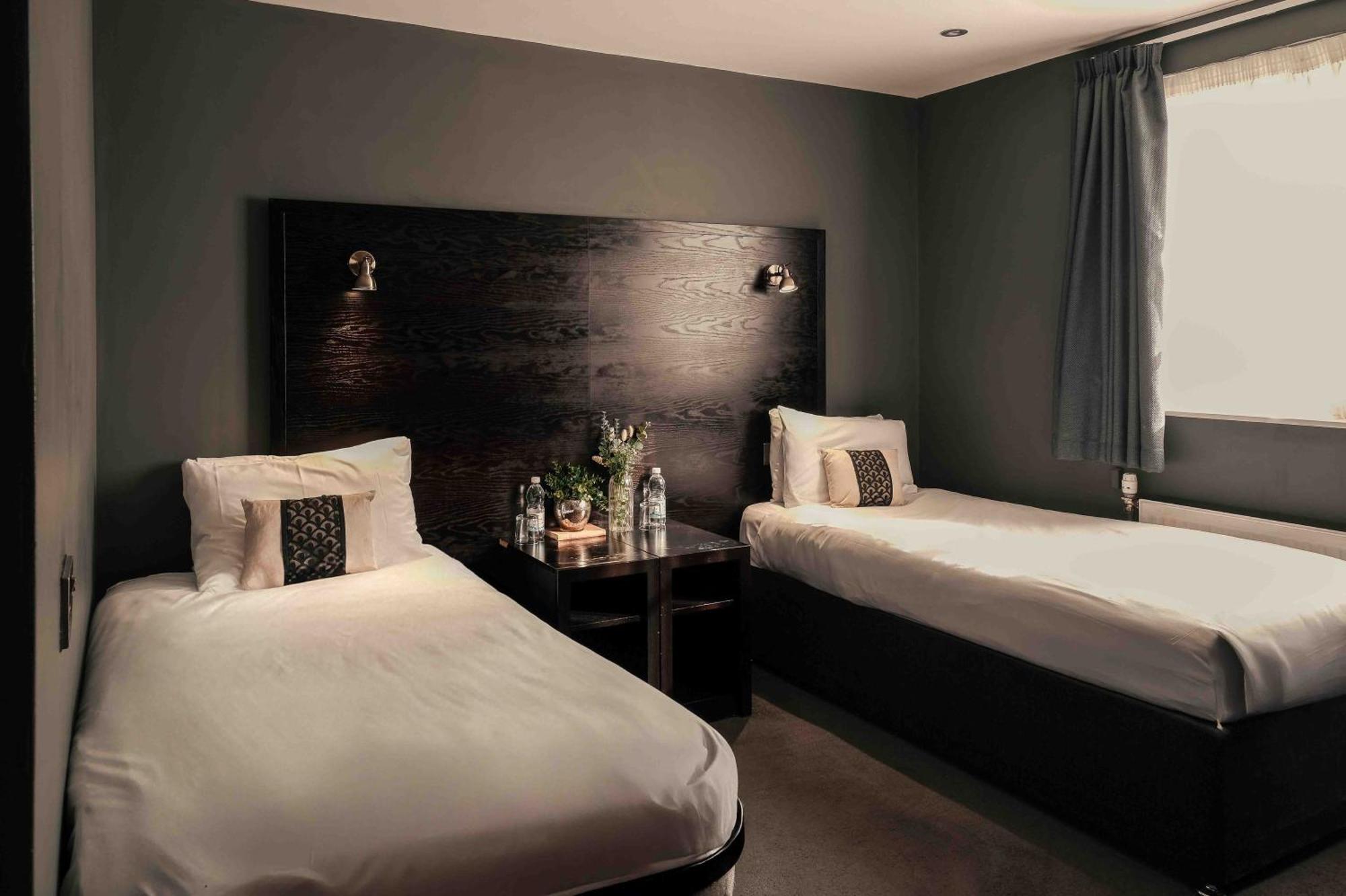 The Vicarage Hotel Holmes Chapel Luaran gambar