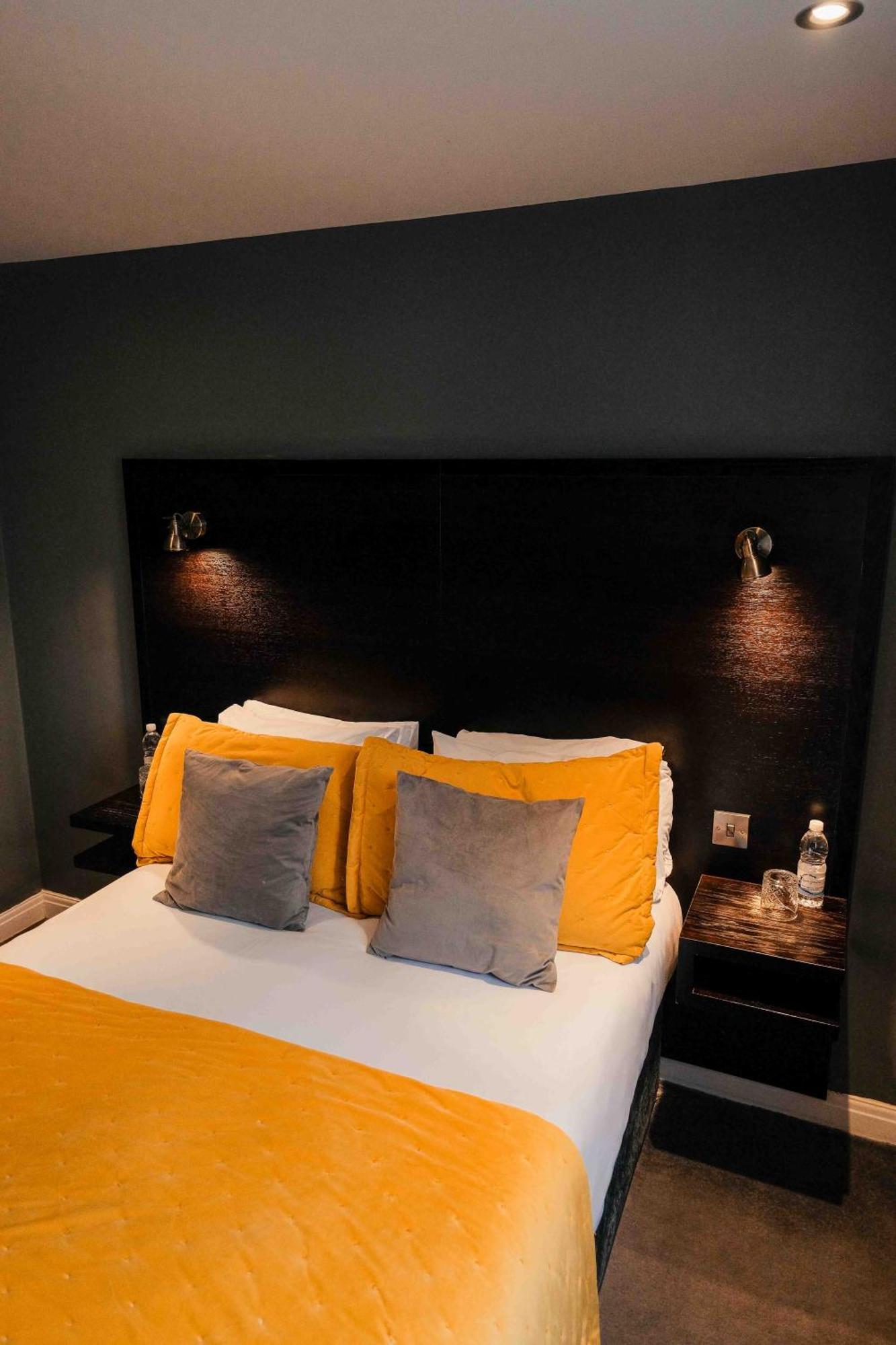 The Vicarage Hotel Holmes Chapel Luaran gambar